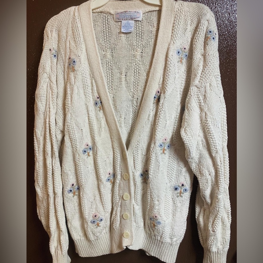 Vintage 🎀coquettecore🎀 sweater. Size small.